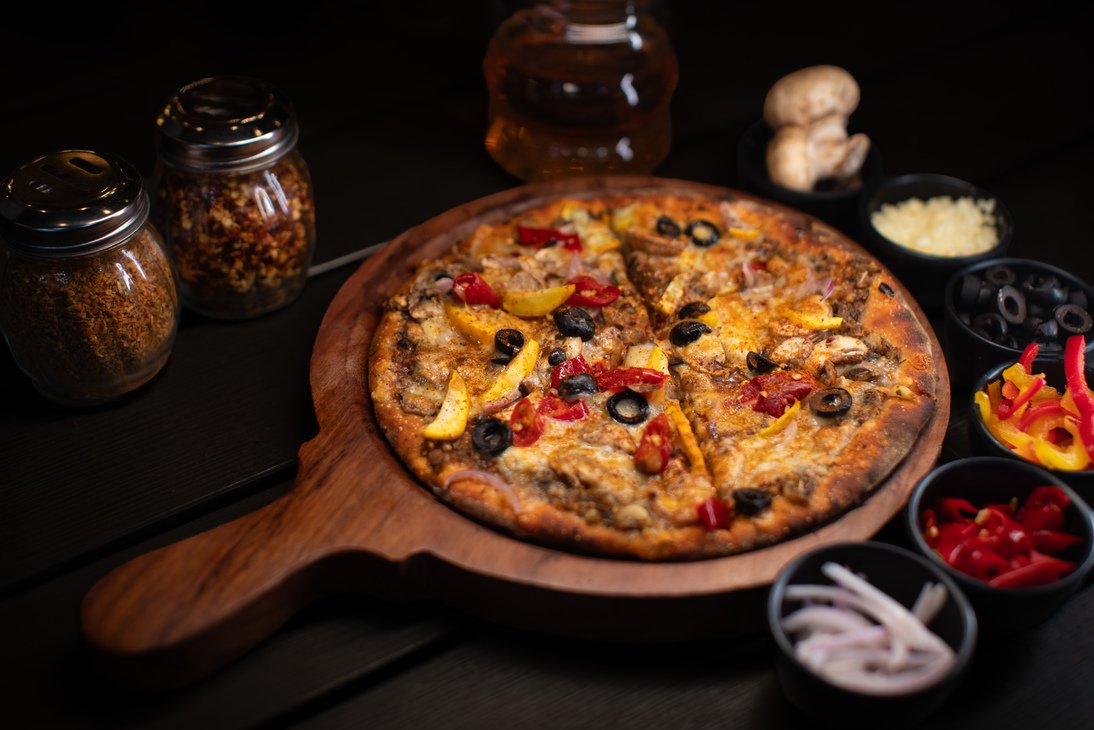 Mushroom pizza with herbs
